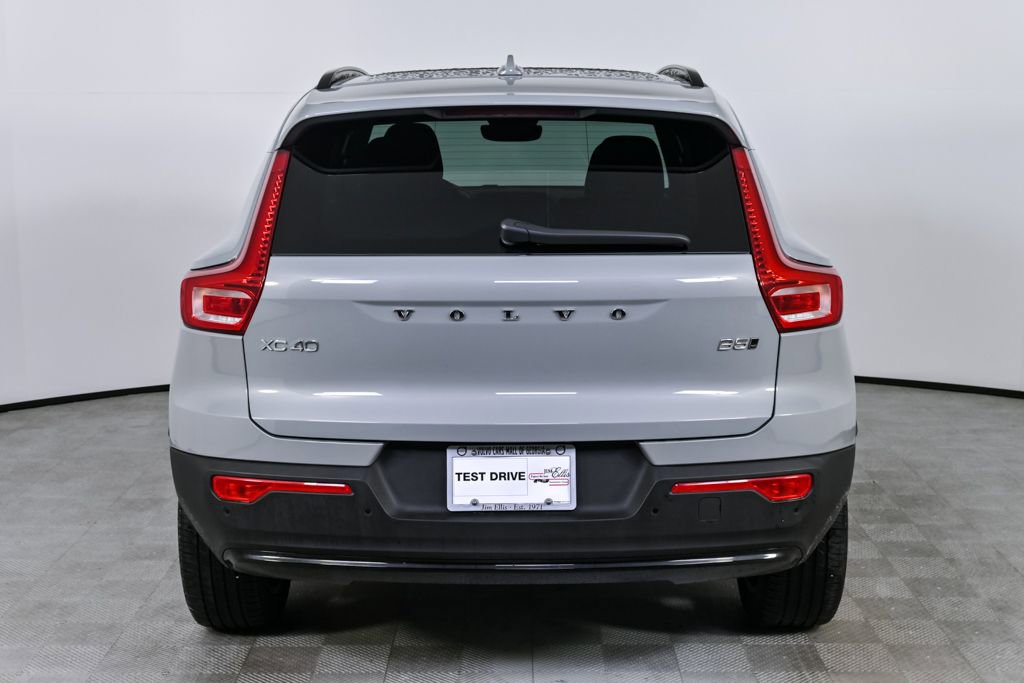 Certified 2025 Volvo XC40 B5 Plus image 30
