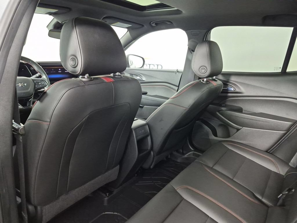 Certified 2024 Chevrolet Trax RS w/ Sunroof Package FWD image 35