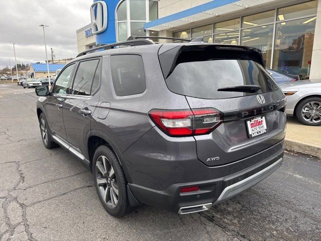 Used 2023 Honda Pilot Elite image 3