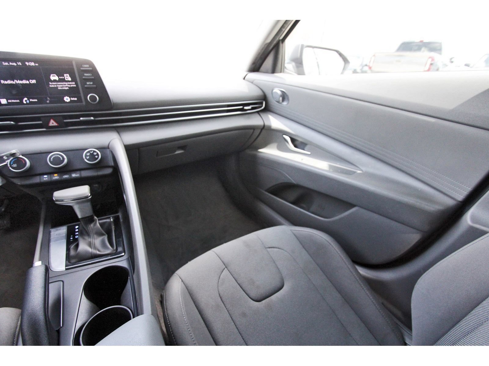 Used 2023 Hyundai Elantra SE FWD image 12