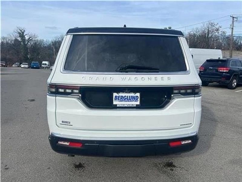 Used 2022 Jeep Grand Wagoneer Series II w/ Convenience Group III image 46
