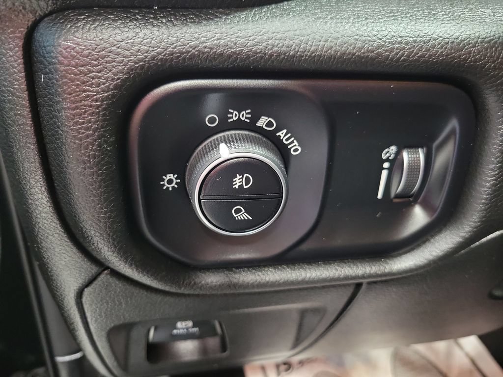 Used 2024 RAM 1500 Big Horn AWD/4WD image 38