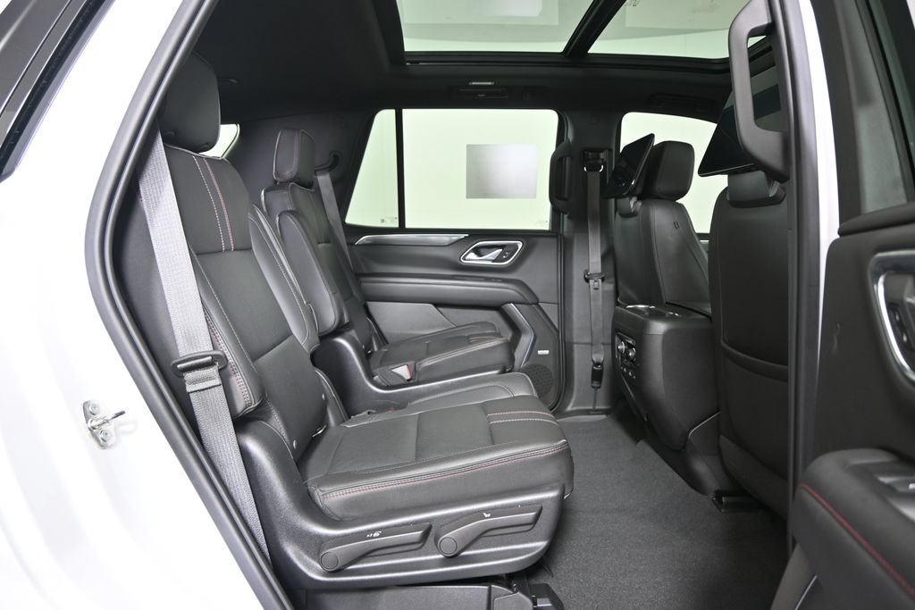 Used 2022 Chevrolet Tahoe RST w/ Luxury Package AWD/4WD image 16