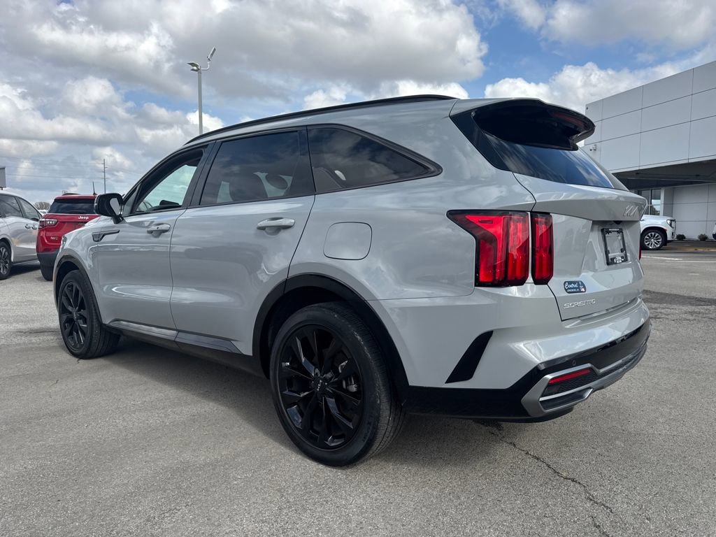 Used 2023 Kia Sorento SX image 4