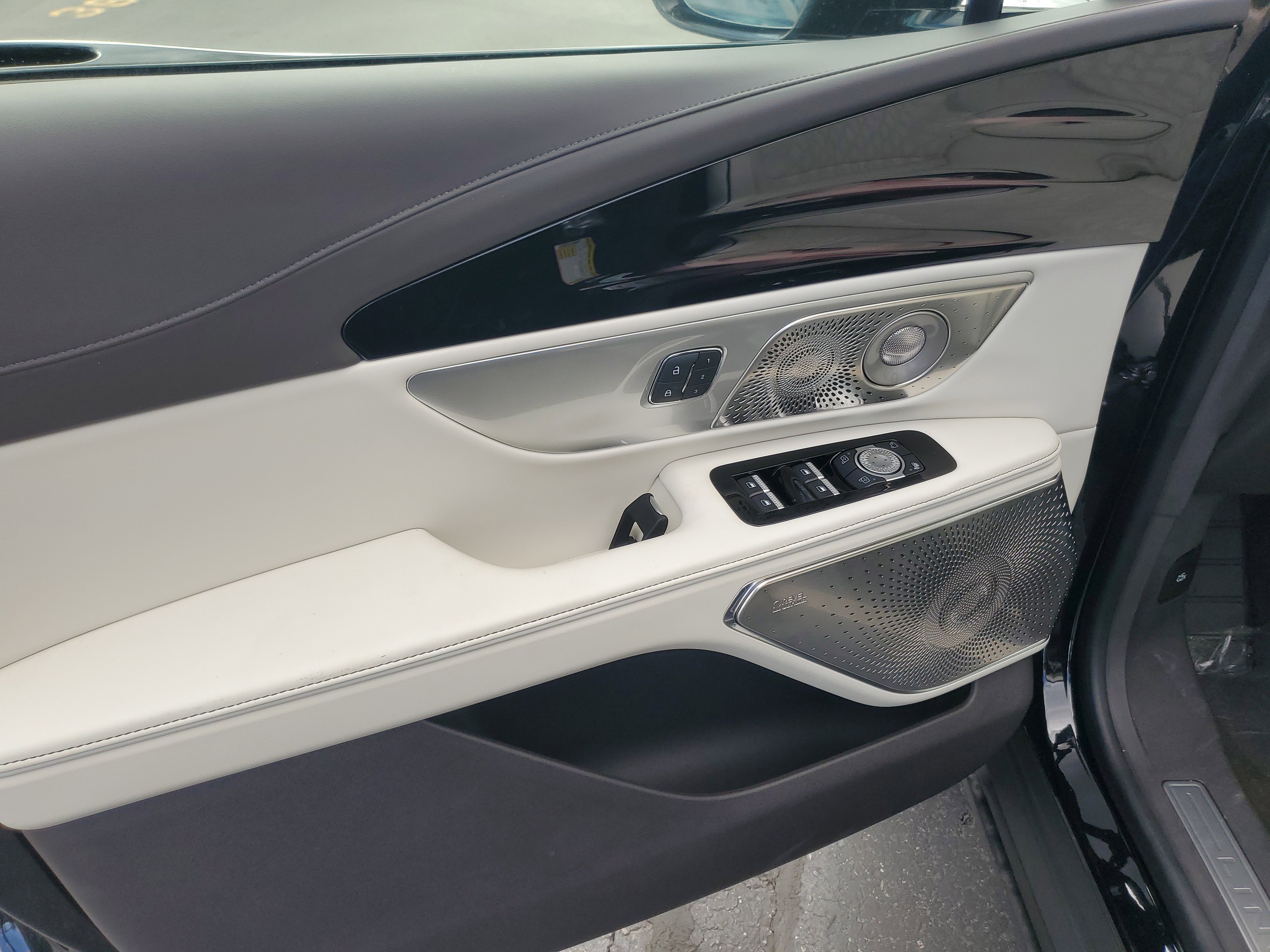 New 2025 Lincoln Nautilus Black Label image 8