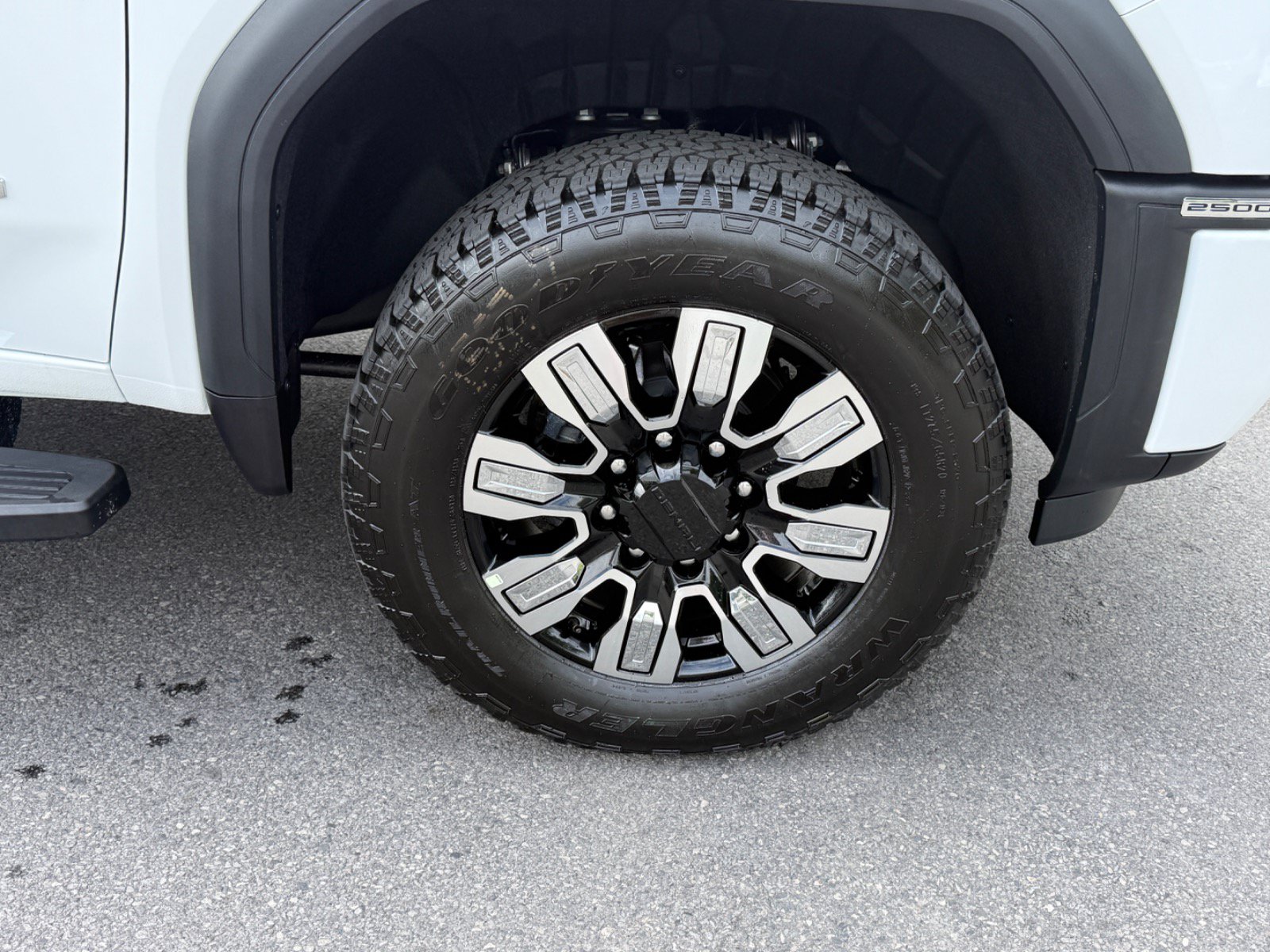 New 2026 GMC Sierra 2500 Denali AWD/4WD image 12