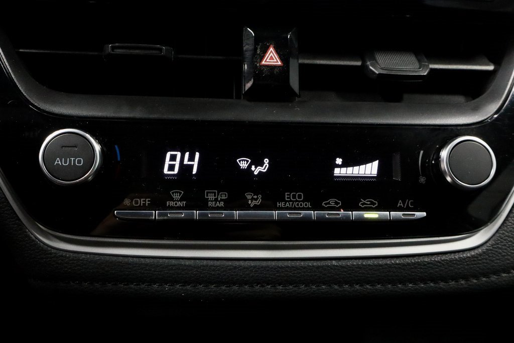 Used 2025 Toyota Corolla SE image 29