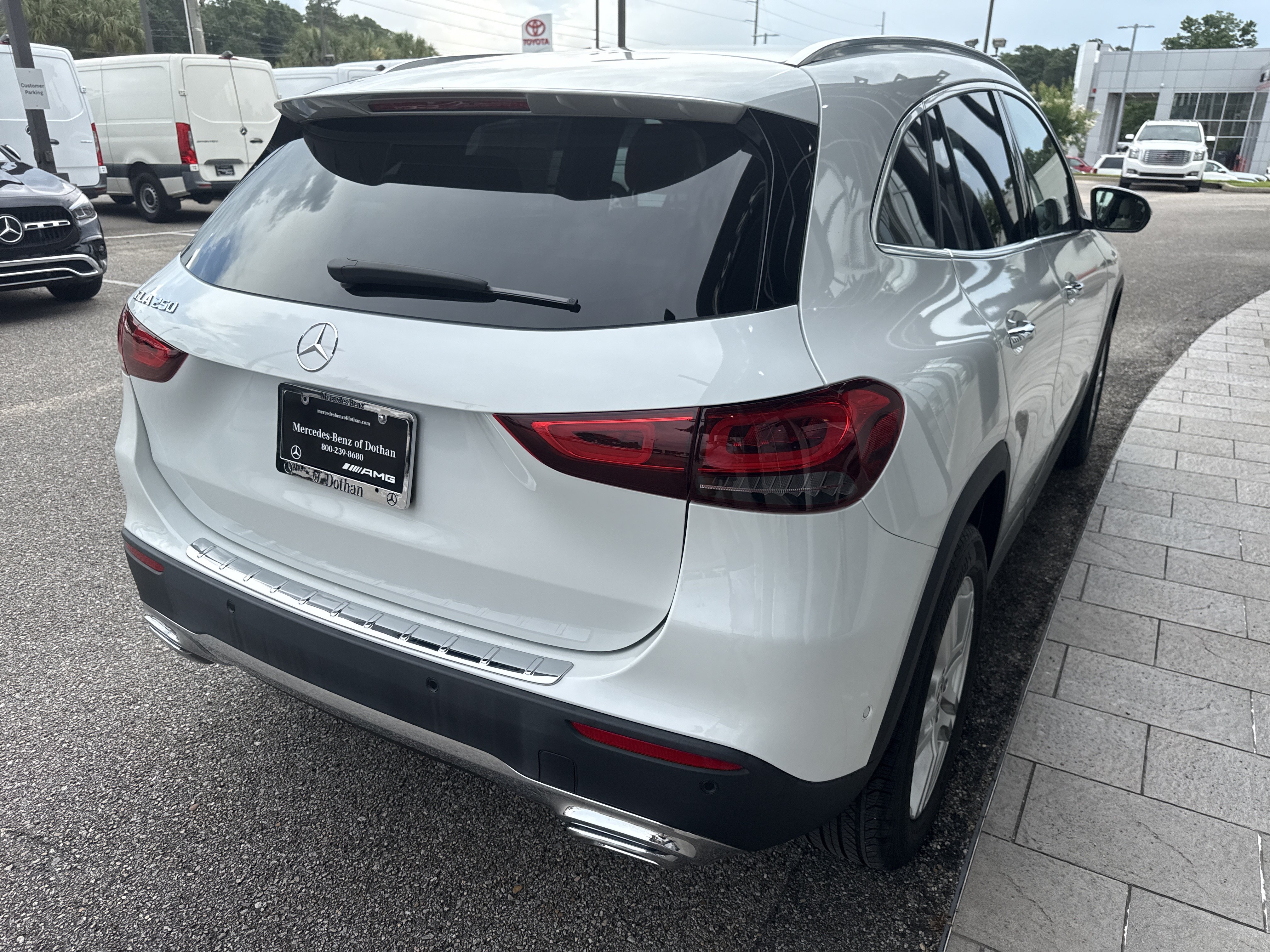 Certified 2023 Mercedes-Benz GLA 250 w/ Premium Package image 4