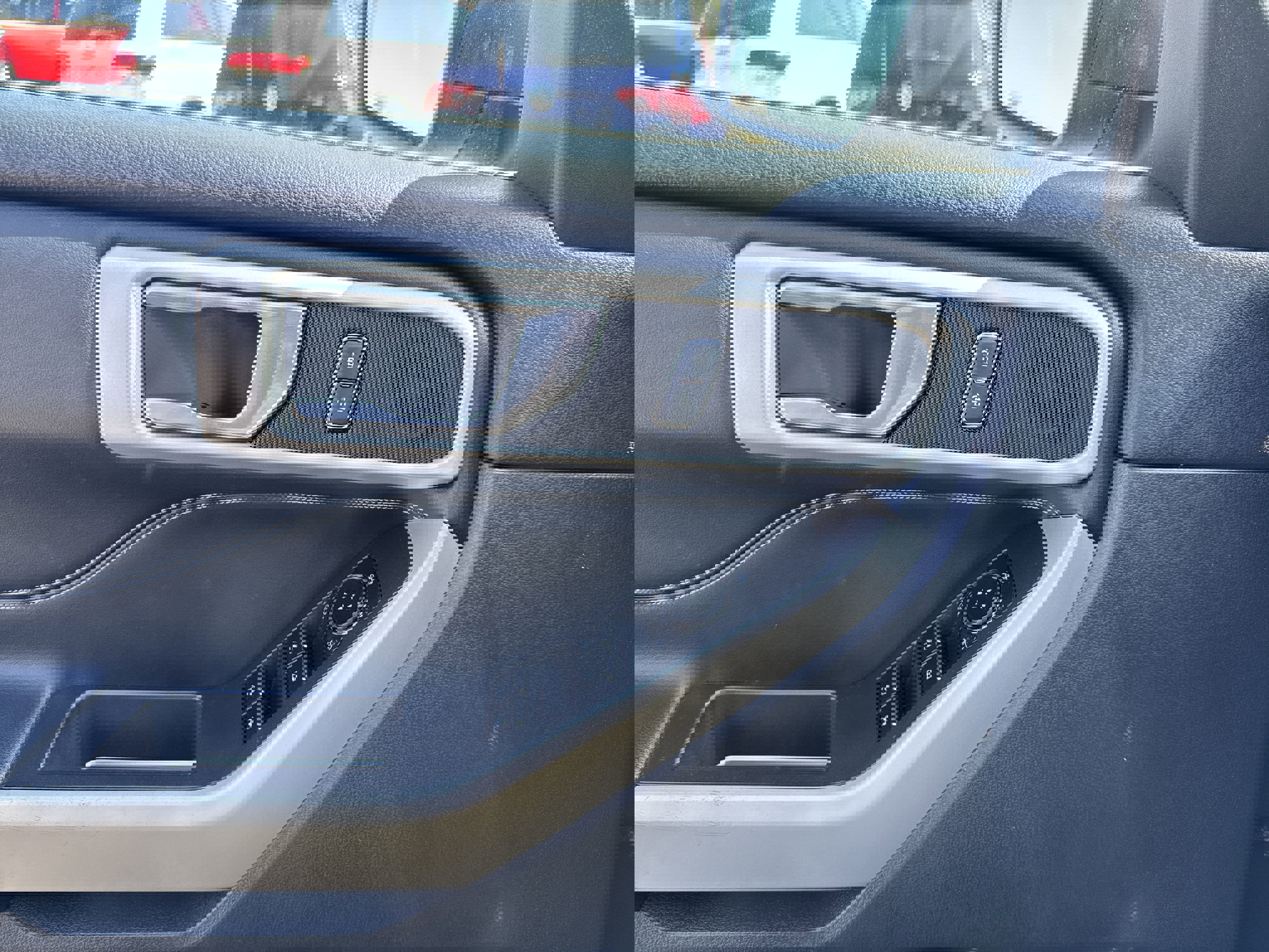 Used 2022 Ford Explorer XLT image 14