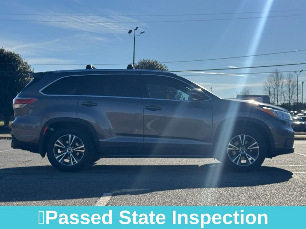 Used 2016 Toyota Highlander XLE image 11