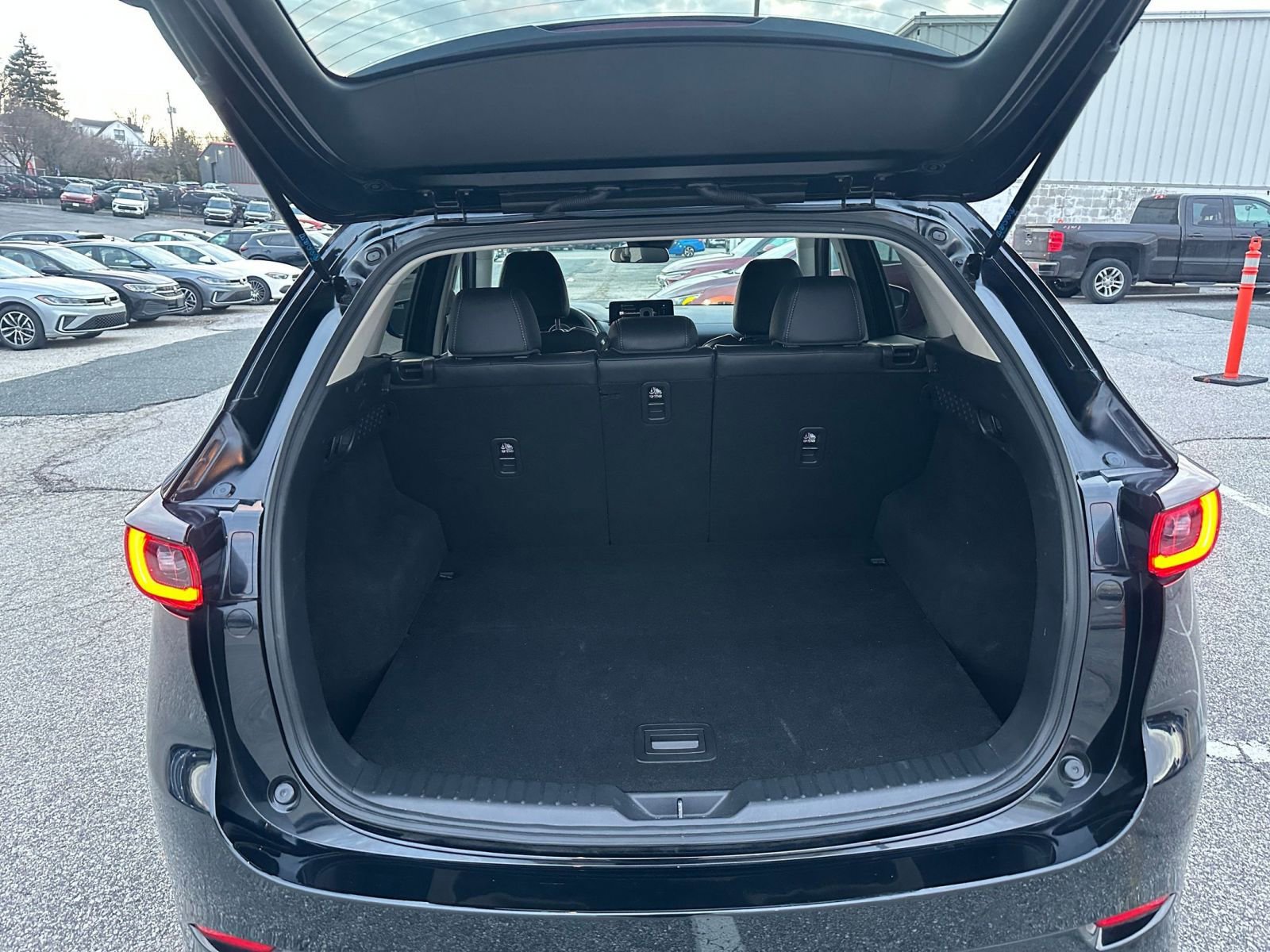 Used 2025 MAZDA CX-5 AWD 2.5 S w/ Select Package image 31