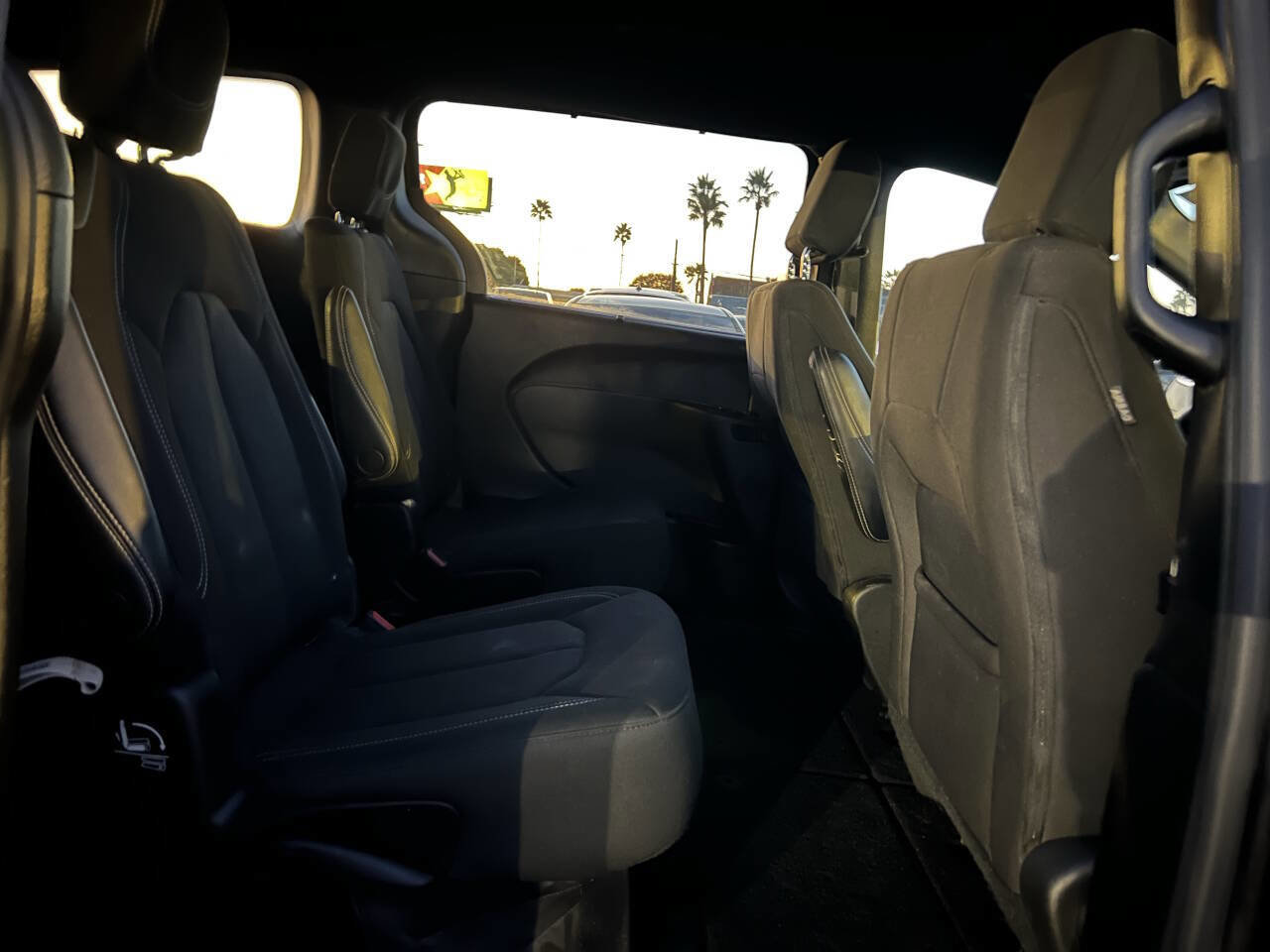 Used 2022 Chrysler Pacifica Touring AWD/4WD image 14