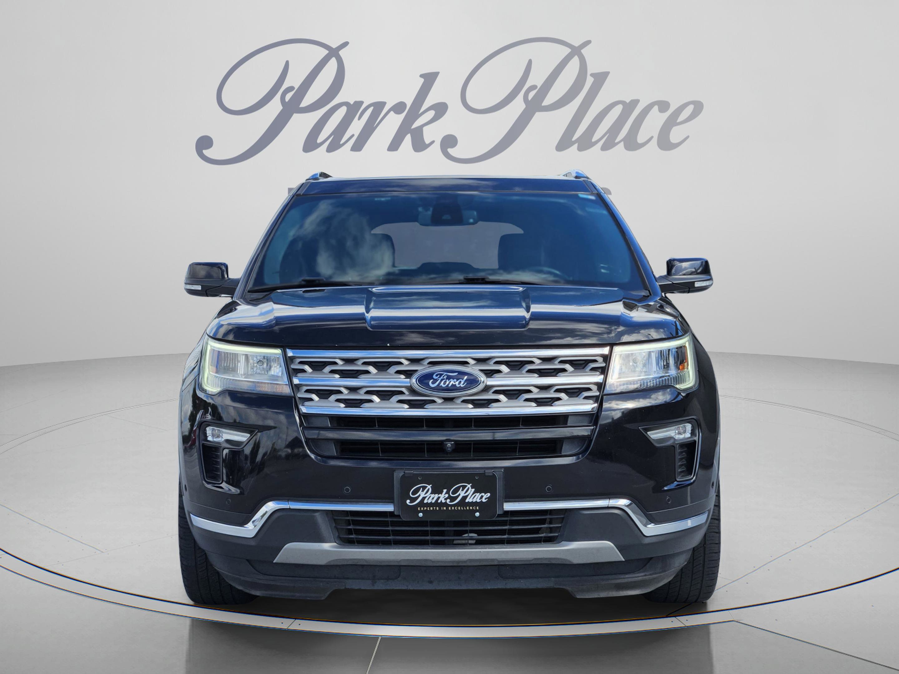 Used 2019 Ford Explorer Limited w/ Ford Safe & Smart Package FWD image 9