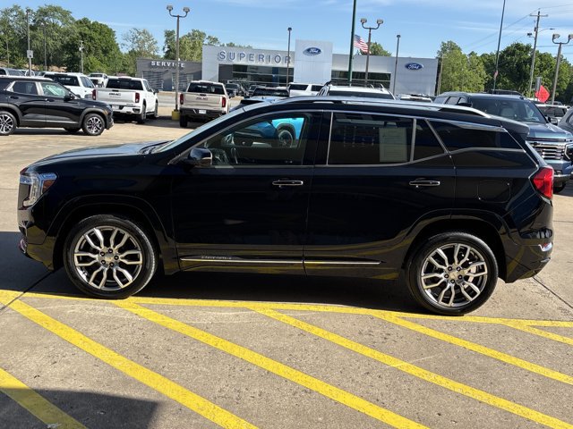 Used 2022 GMC Terrain Denali w/ Denali Premium Package AWD/4WD image 9