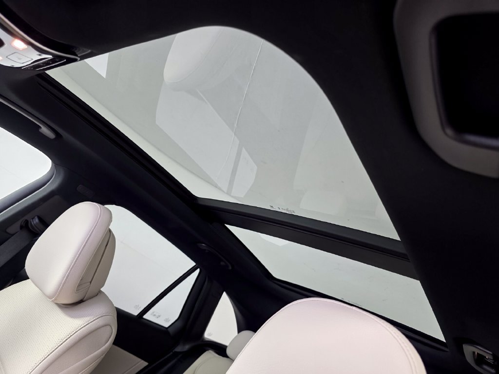 Certified 2026 Mercedes-Benz GLC 300 image 12