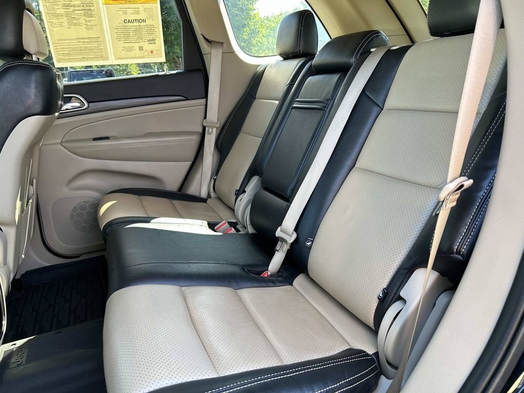 Used 2021 Jeep Grand Cherokee Laredo RWD image 14