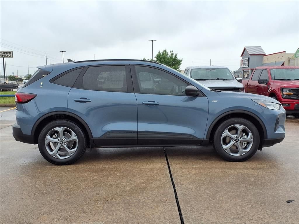 Used 2025 Ford Escape ST-Line FWD image 8
