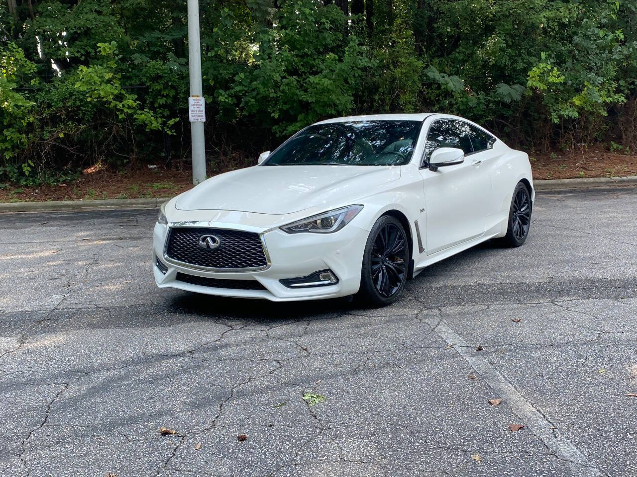 Used 2018 INFINITI Q60 3.0t Luxe w/ Sensory Package 3.0T Luxe RWD image 2