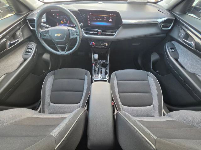 Used 2025 Chevrolet TrailBlazer LT AWD/4WD image 23