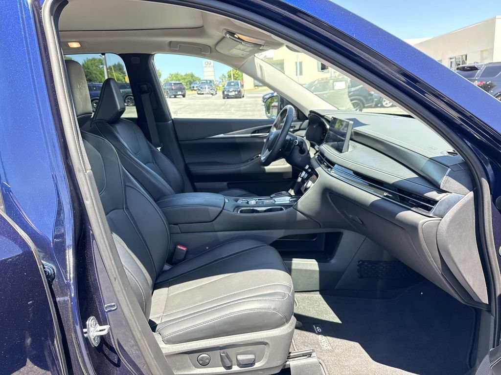 Certified 2023 INFINITI QX60 Luxe w/ Cargo Package AWD/4WD image 19