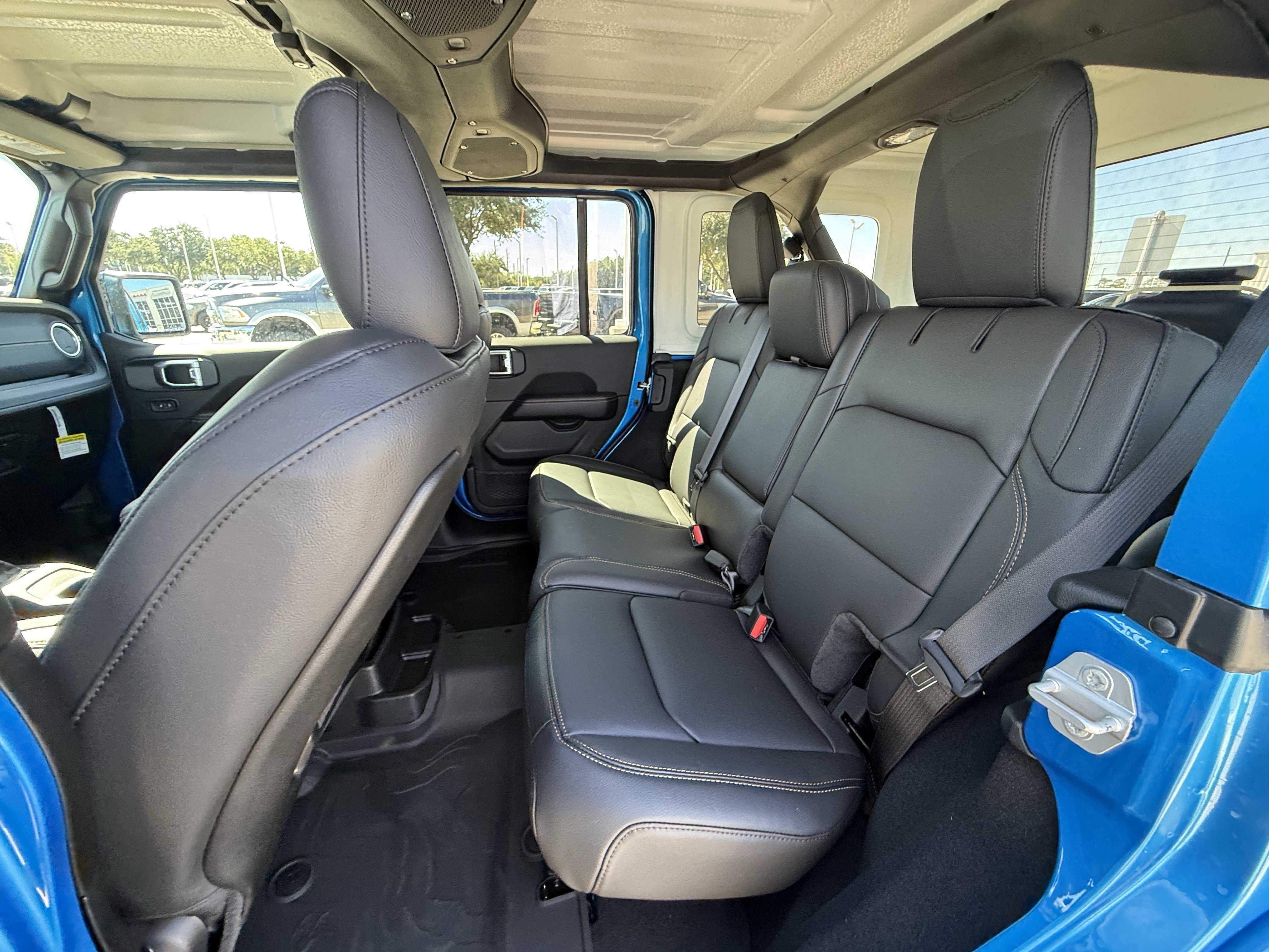 New 2026 Jeep Wrangler Unlimited Sahara AWD/4WD image 16