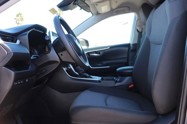Used 2025 Toyota RAV4 XLE image 10