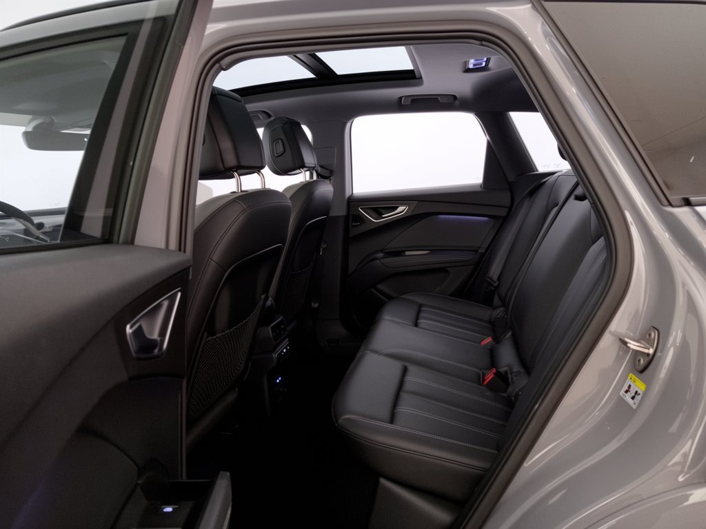 Used 2024 Audi Q4 e-tron Premium Plus w/ Premium Plus AWD/4WD image 25