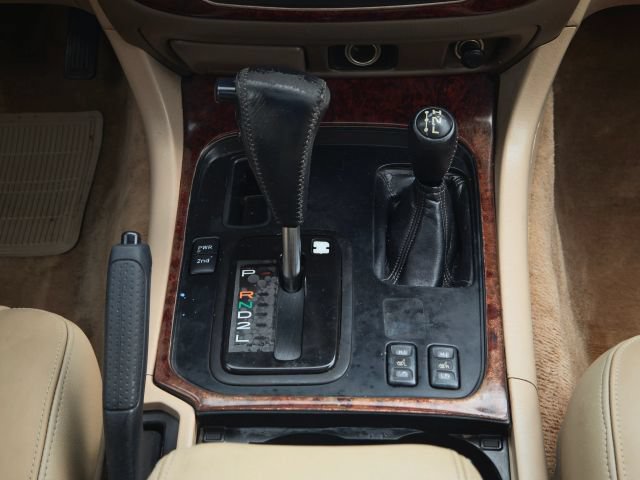 Used 2002 Toyota Land Cruiser AWD/4WD image 35