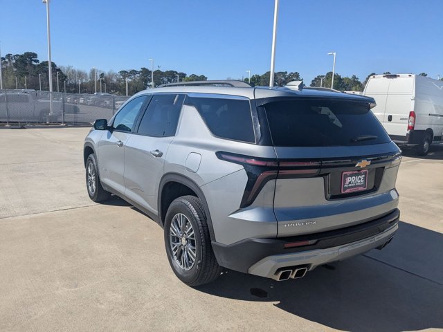 Used 2024 Chevrolet Traverse LT image 8