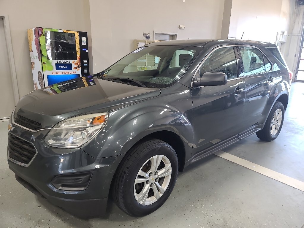 Used 2017 Chevrolet Equinox LS image 2