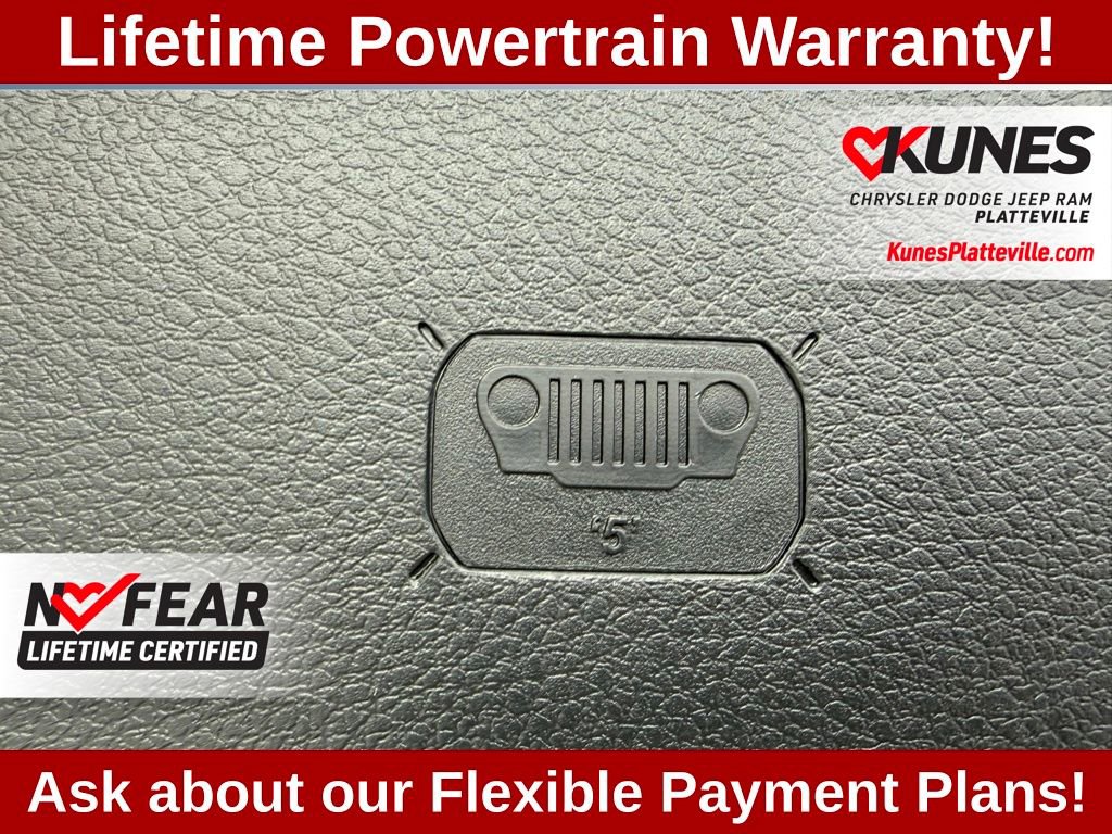 Used 2025 Jeep Compass Limited image 32