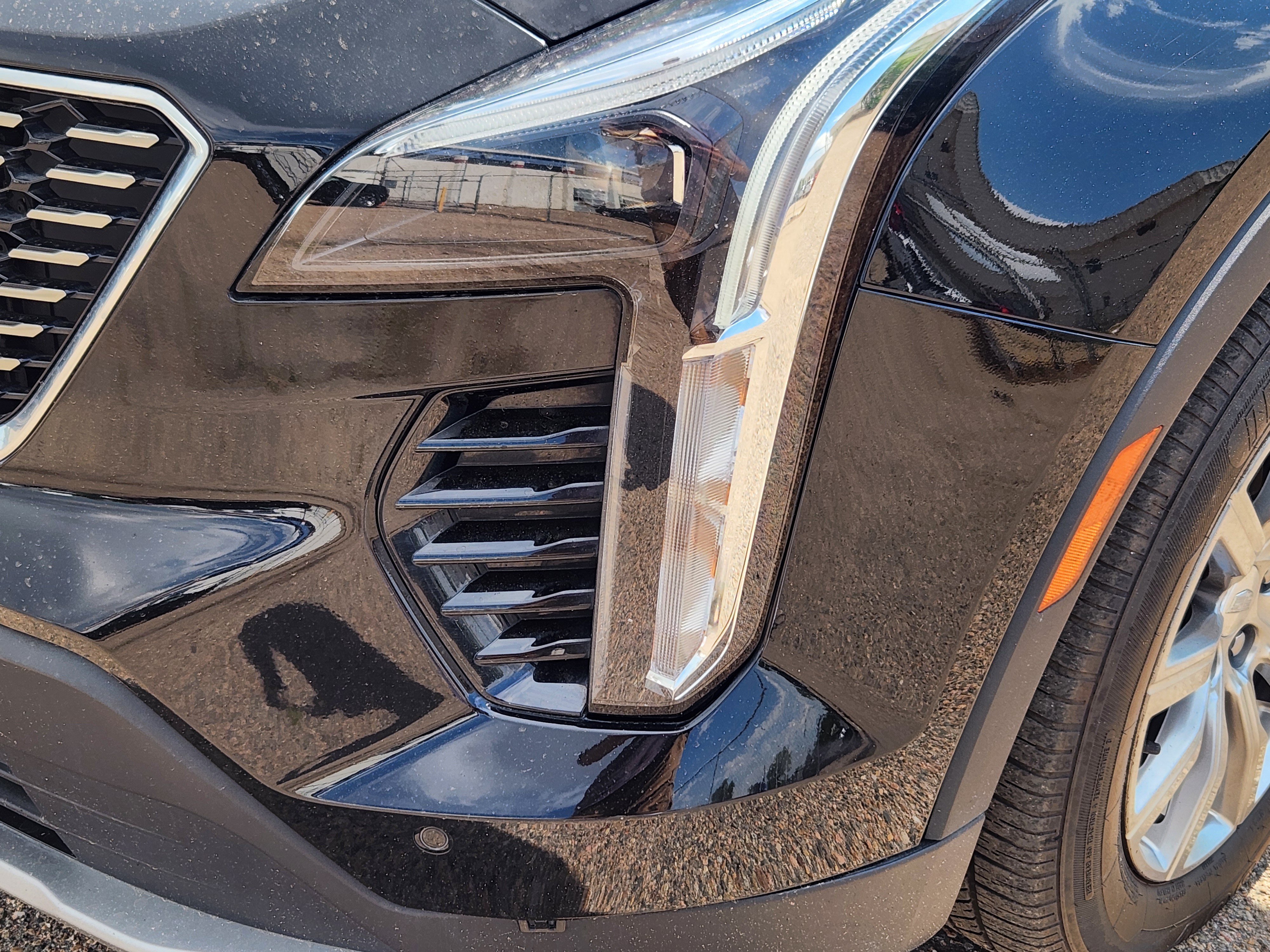 Used 2023 Cadillac XT4 Premium Luxury w/ Cold Weather Package AWD/4WD image 5