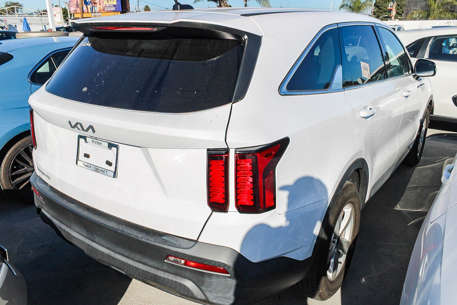 Used 2023 Kia Sorento LX image 3