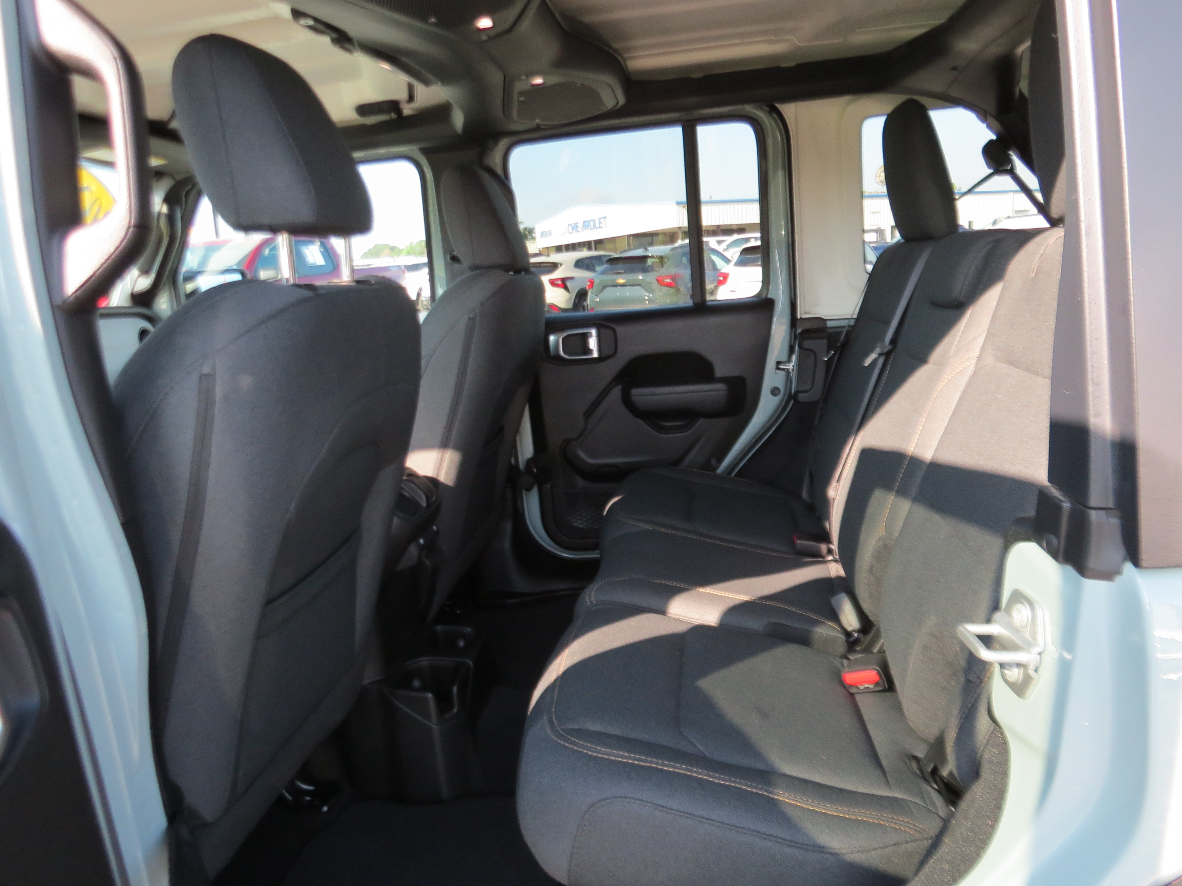 Used 2024 Jeep Wrangler Unlimited Sport AWD/4WD image 15