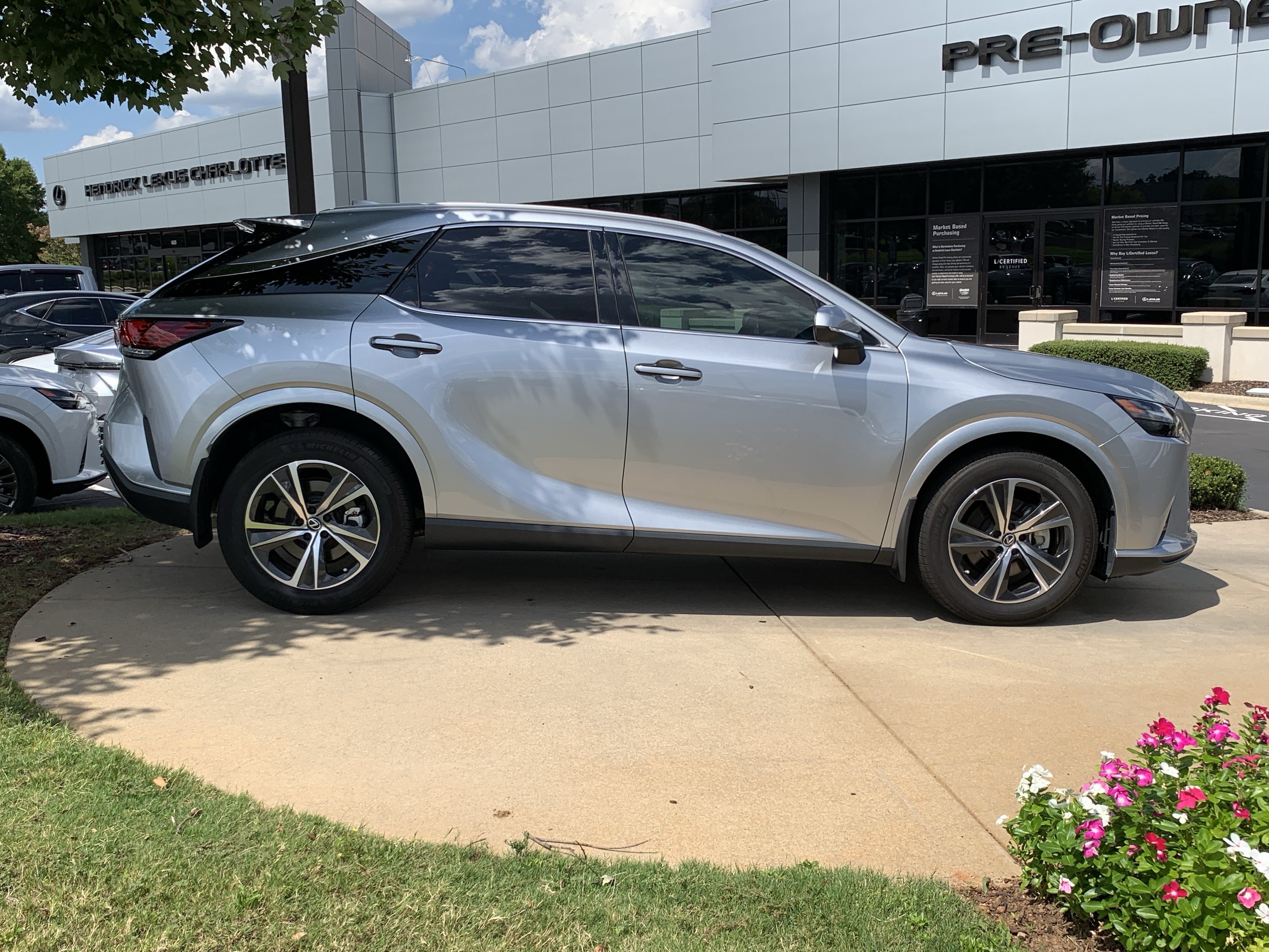 Used 2024 Lexus RX 350h w/ Cold Area Package AWD/4WD image 11