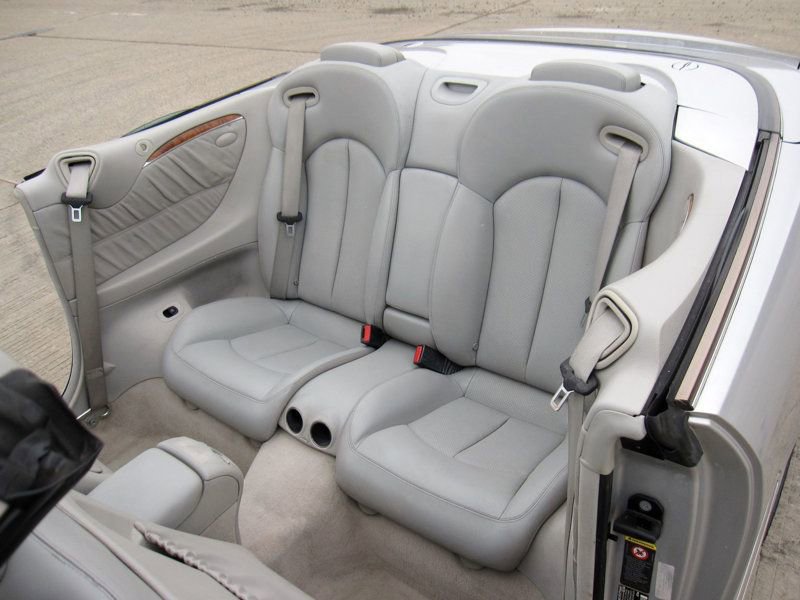 Used 2004 Mercedes-Benz CLK 500 Cabriolet image 28