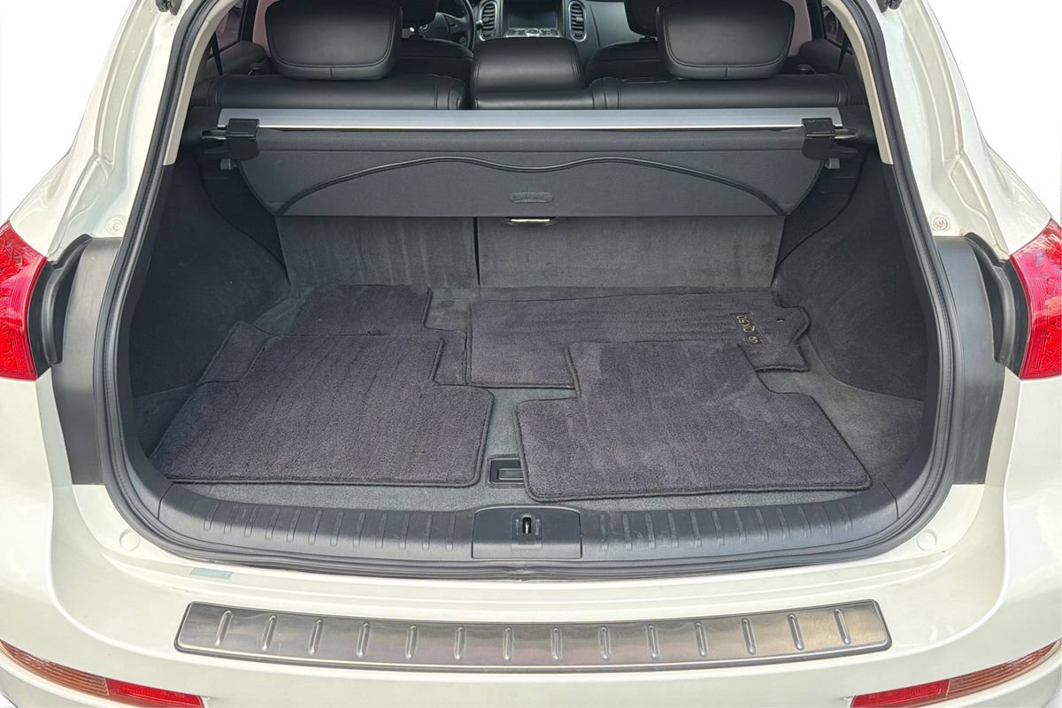 Used 2017 INFINITI QX50 2WD w/ Premium Package image 12