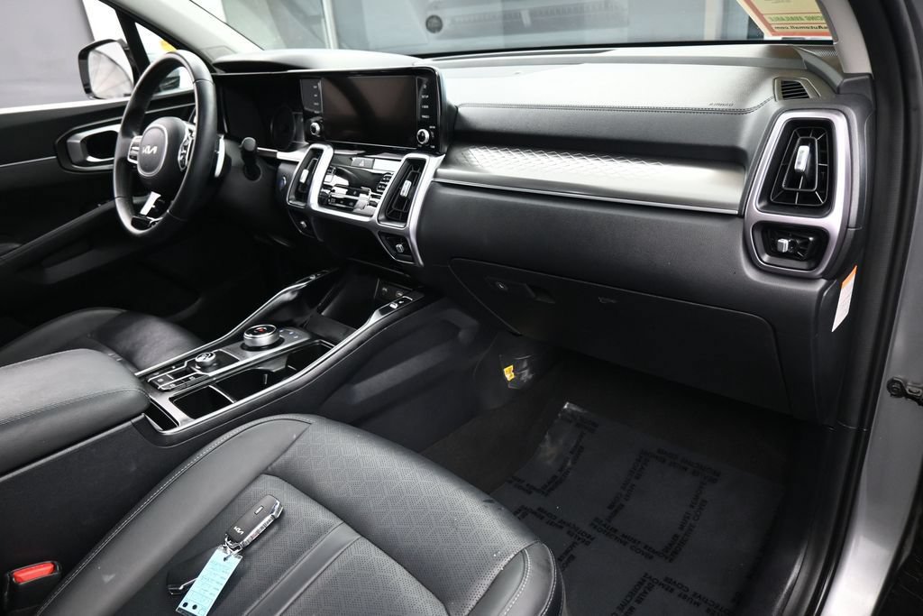 Used 2023 Kia Sorento EX w/ Panoramic Sunroof Package FWD image 50