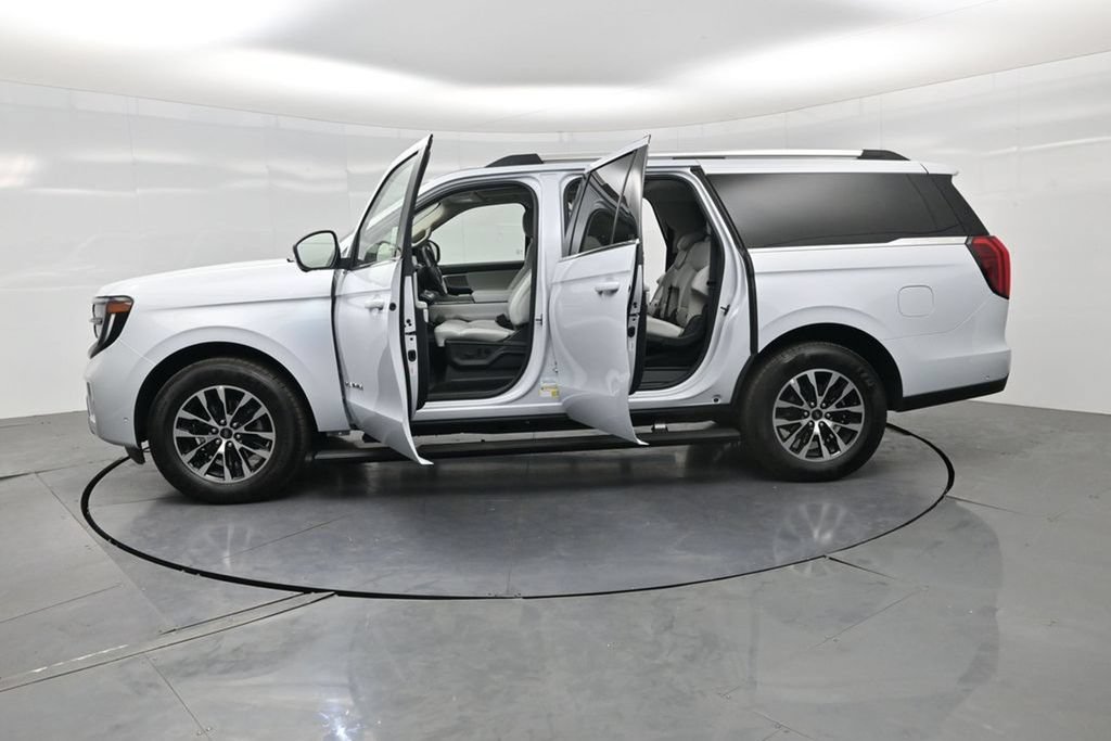 Used 2025 Ford Expedition Max Platinum AWD/4WD image 44