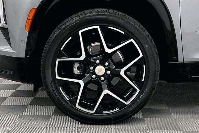 Used 2025 Chevrolet Traverse High Country image 10