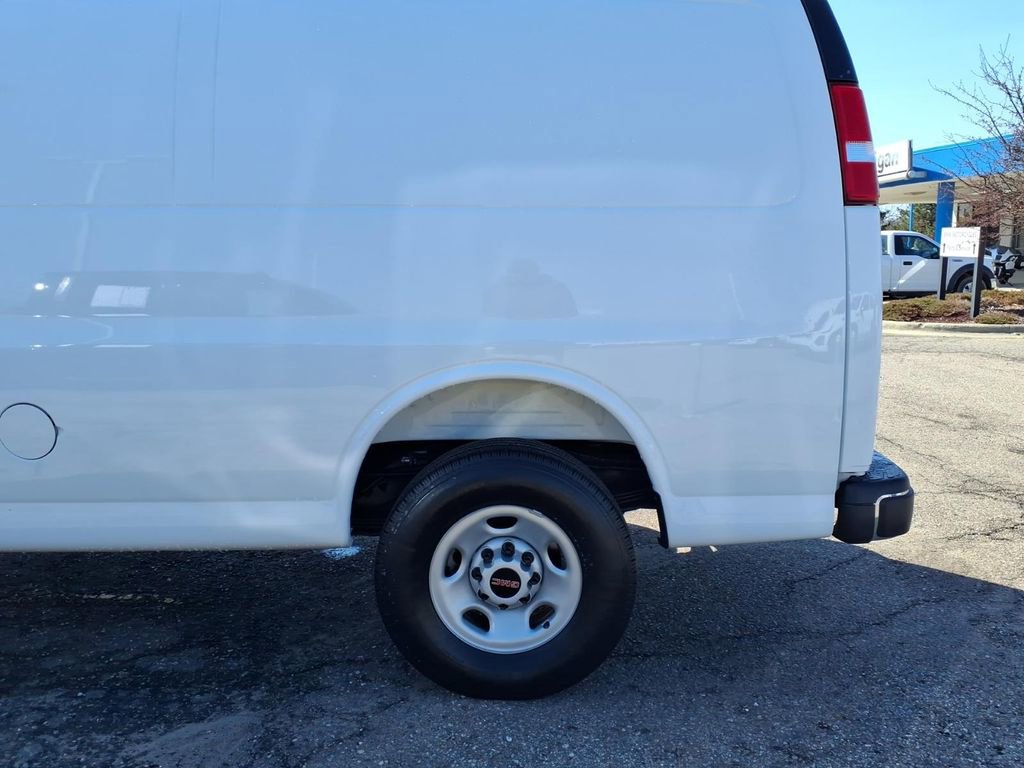 Certified 2025 GMC Savana 2500 Extended w/ Driver Convenience Package RWD image 20