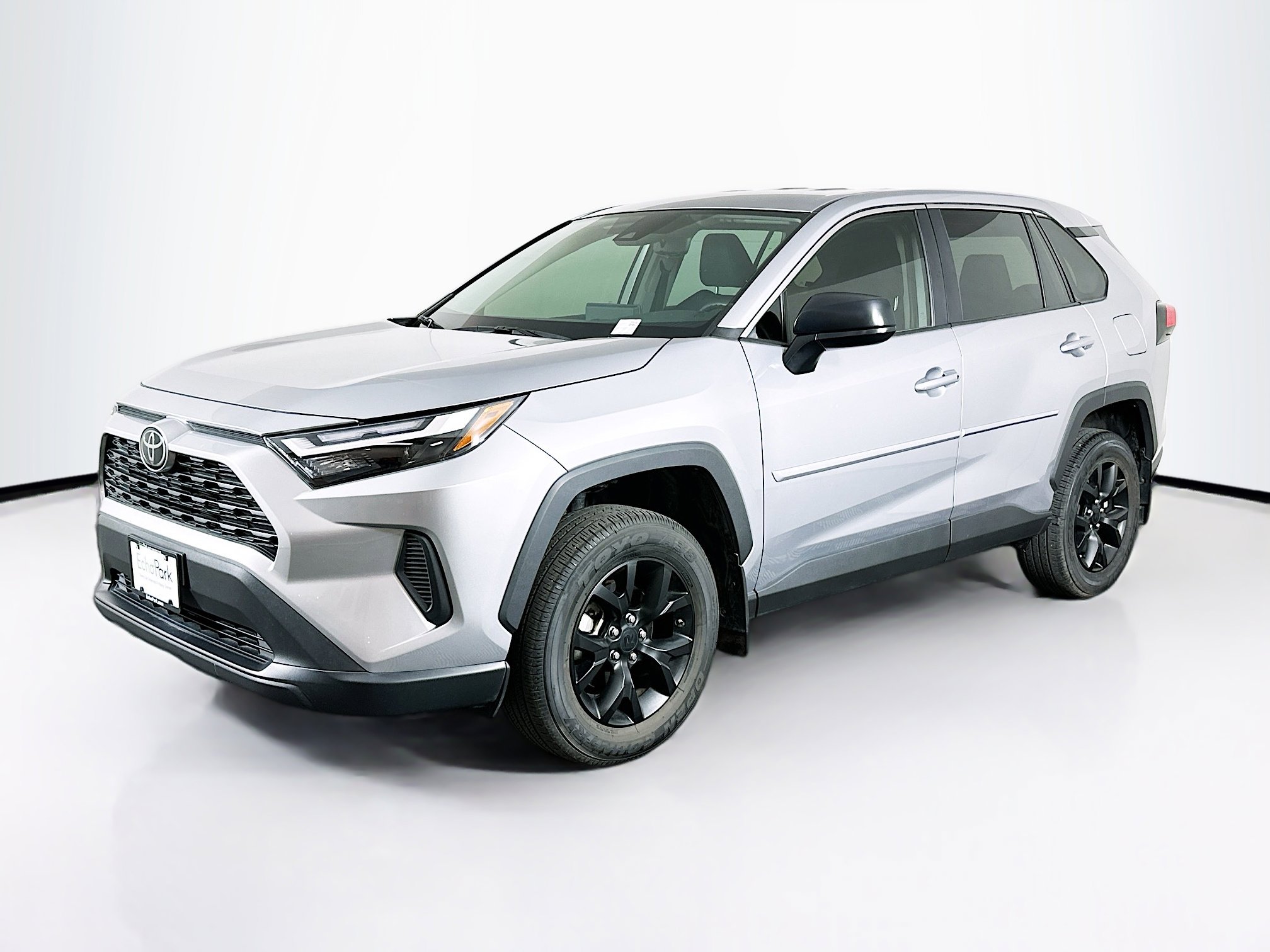 Used 2025 Toyota RAV4 LE image 3