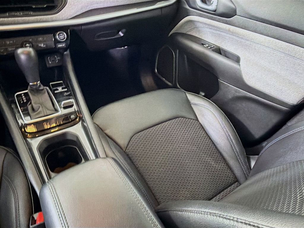 Used 2024 Jeep Compass Latitude image 25