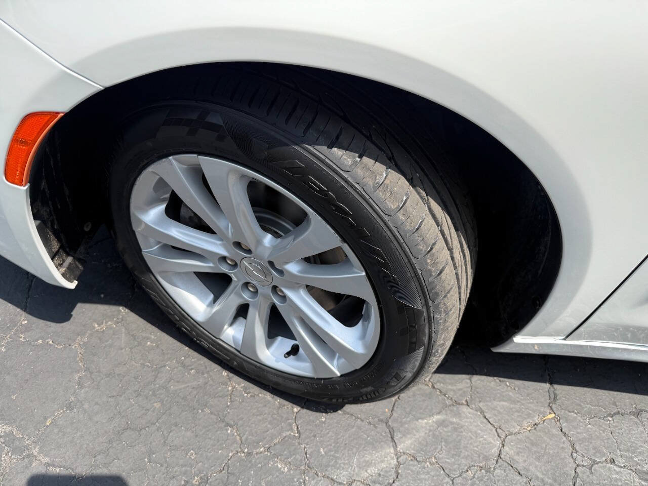 Used 2015 Chrysler 200 Limited w/ Convenience Group FWD image 26