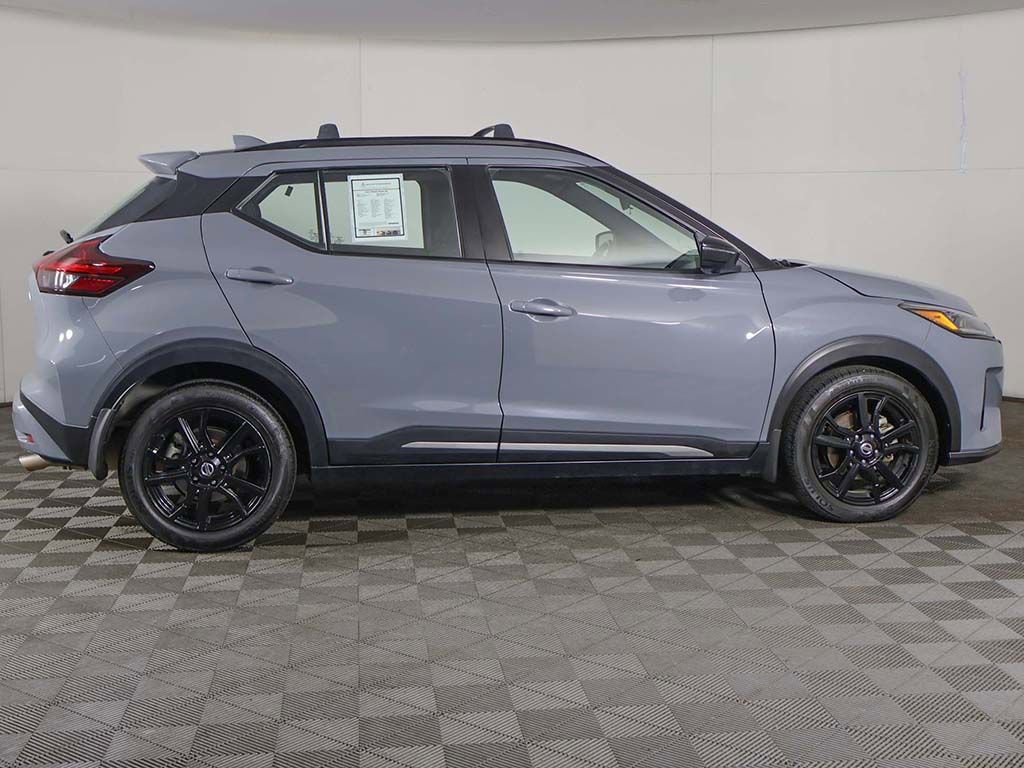 Used 2021 Nissan Kicks SR w/ Exterior Package image 17