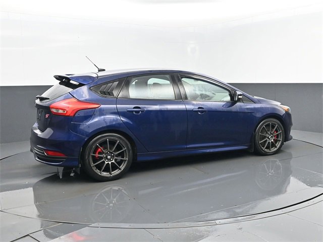 Used 2017 Ford Focus ST image 4