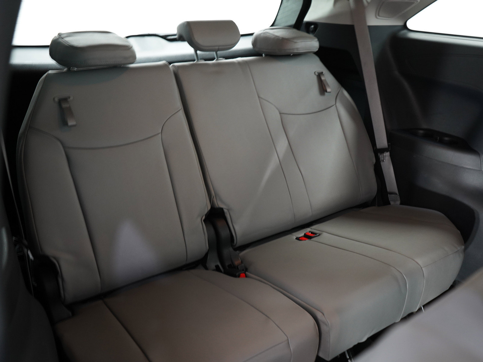 Used 2025 Toyota Sienna XLE w/ XLE Plus Package AWD/4WD image 15