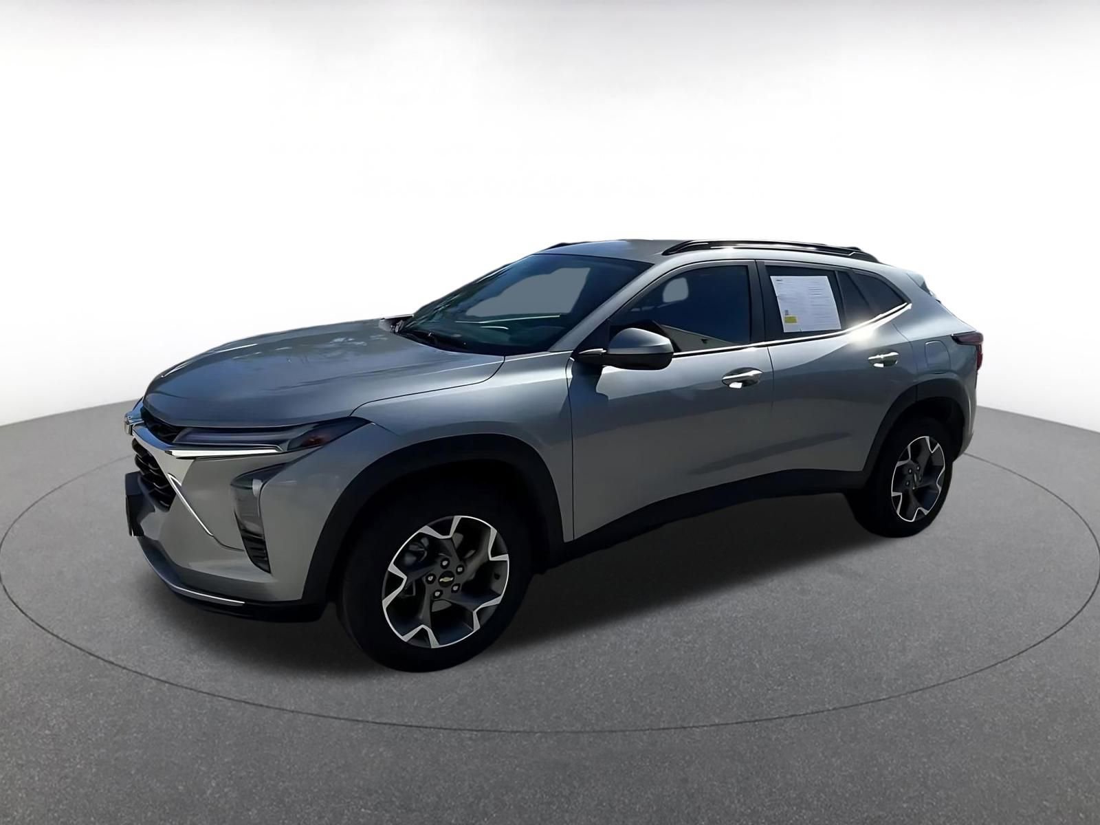 Used 2025 Chevrolet Trax LT image 8