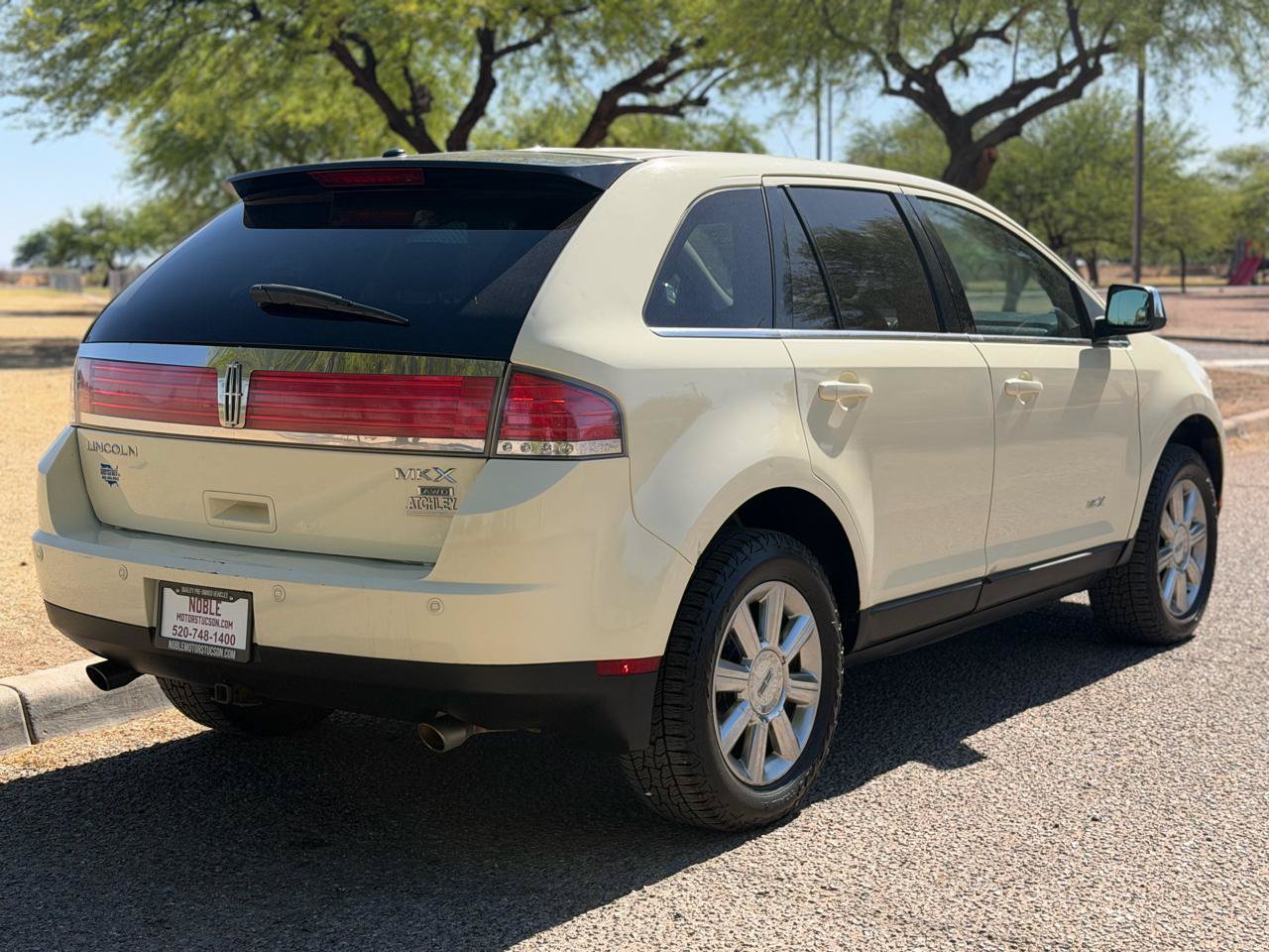 Used 2007 Lincoln MKX AWD image 5