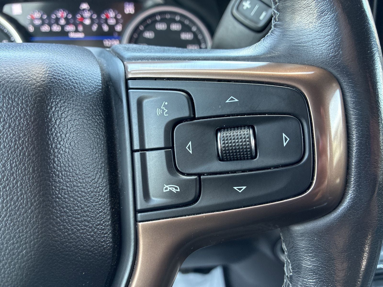 Used 2020 Chevrolet Silverado 1500 High Country w/ Technology Package AWD/4WD image 28